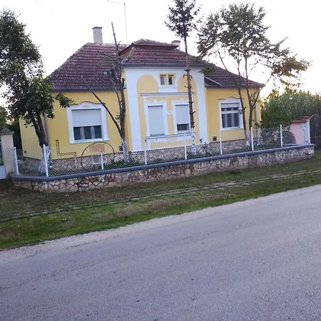 Apartment 8513 - Rozsi Vendeghaz Mihalyhaza