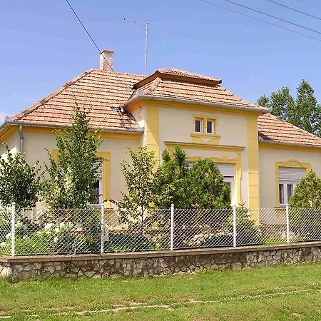 Apartment 8513 - Rozsi Vendeghaz Mihalyhaza