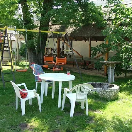 Apartment 8513 - Rozsi Vendeghaz